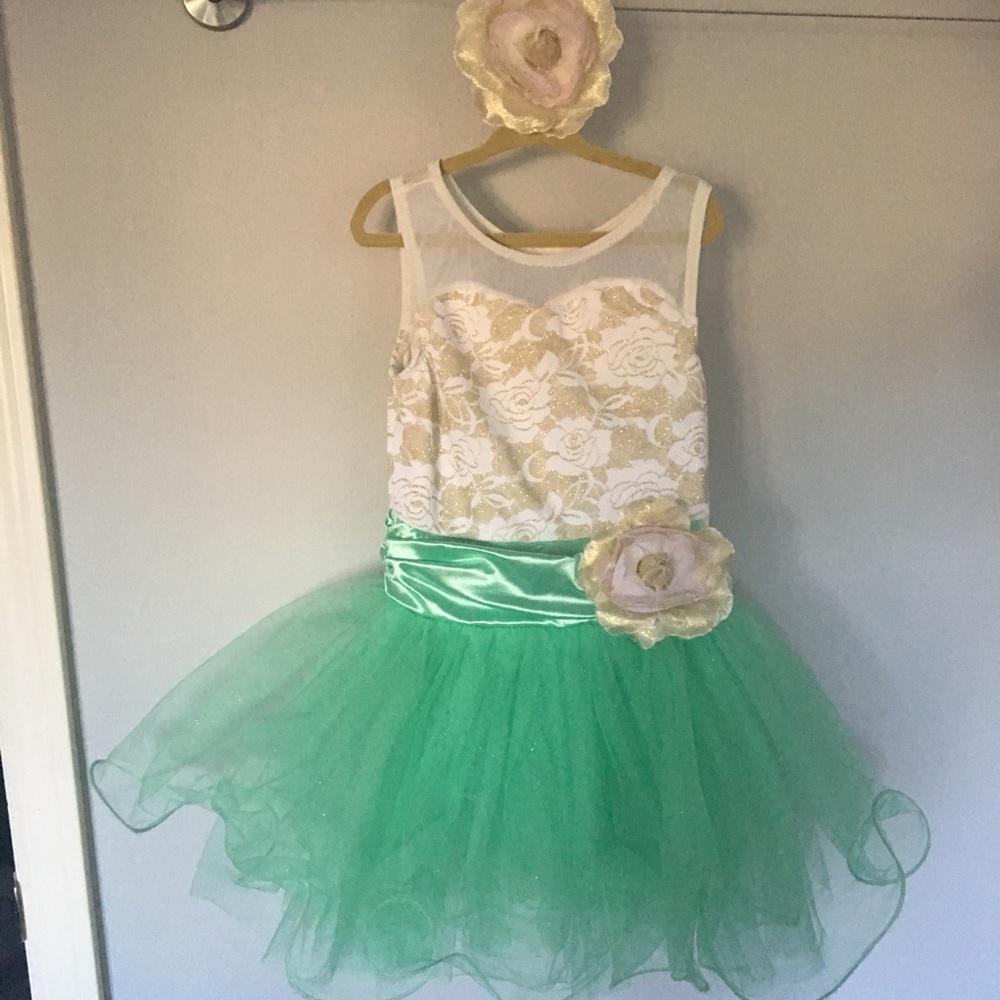 Adorable ballerina outfit.